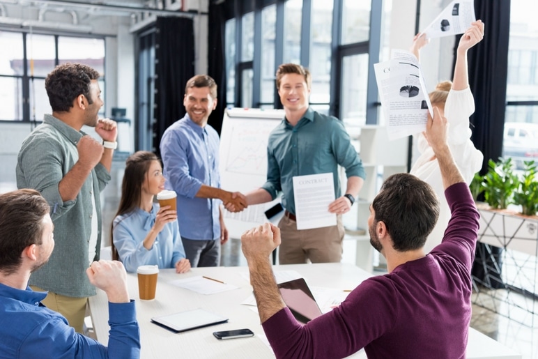 Single-Vendor-vs.-Multi-Vendor-Outsourcing-What-to-Choose-